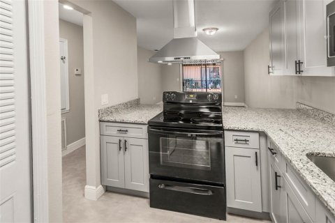 Casa en venta en Kissimmee, Florida, 2 dormitorios, 92.07 m2 № 1894394 - foto 3