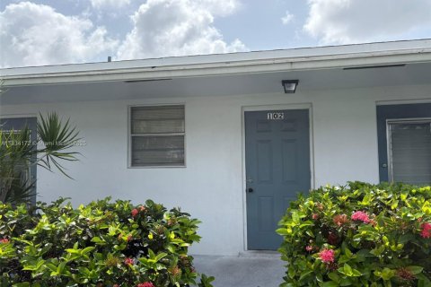 Condo in Margate, Florida, 2 bedrooms  № 1813962 - photo 1