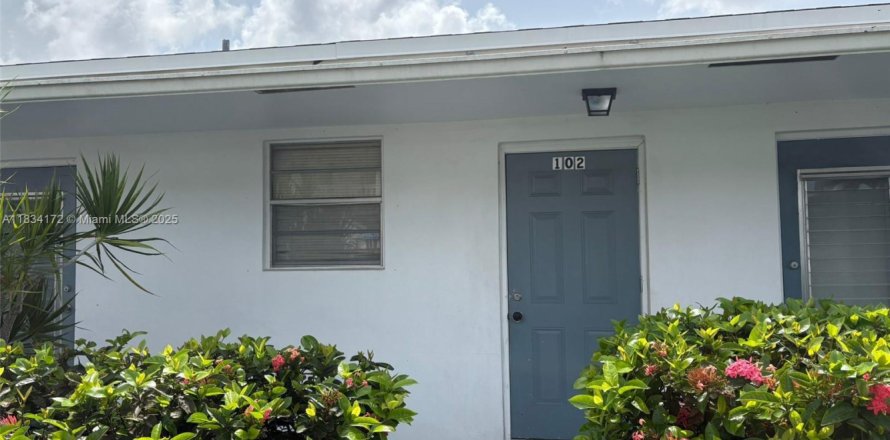 Condo in Margate, Florida, 2 bedrooms  № 1813962