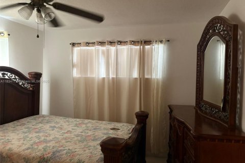 Condo in Margate, Florida, 2 bedrooms  № 1813962 - photo 11
