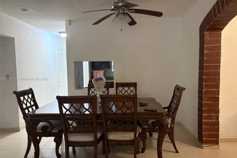 Condo in Margate, Florida, 2 bedrooms  № 1813962 - photo 9