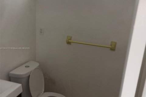 Condo in Margate, Florida, 2 bedrooms  № 1813962 - photo 14