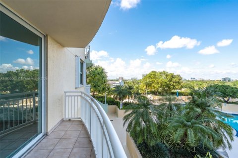 Condo in Miami, Florida, 1 bedroom  № 1953425 - photo 3