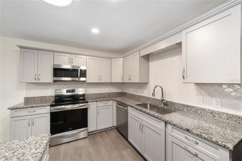 House in Ocala, Florida 2 bedrooms, 143.16 sq.m. № 1755222 - photo 16