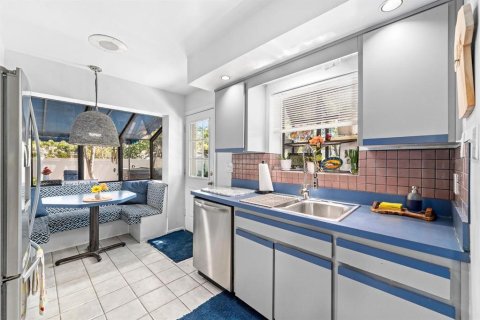 Villa ou maison à vendre à Tampa, Floride: 2 chambres, 167.41 m2 № 2094068 - photo 25