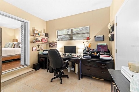 Villa ou maison à vendre à Tampa, Floride: 2 chambres, 167.41 m2 № 2094068 - photo 17