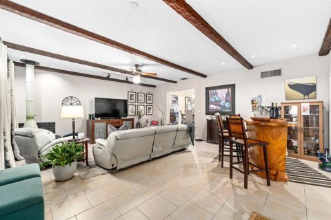 Villa ou maison à vendre à Tampa, Floride: 2 chambres, 167.41 m2 № 2094068 - photo 11