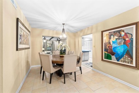 Villa ou maison à vendre à Tampa, Floride: 2 chambres, 167.41 m2 № 2094068 - photo 9
