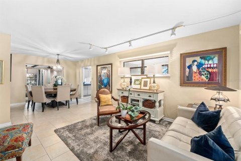 Villa ou maison à vendre à Tampa, Floride: 2 chambres, 167.41 m2 № 2094068 - photo 7