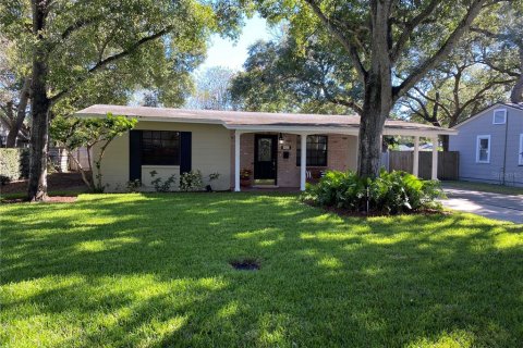 Villa ou maison à vendre à Tampa, Floride: 2 chambres, 167.41 m2 № 2094068 - photo 2