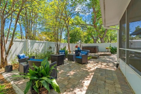 Villa ou maison à vendre à Tampa, Floride: 2 chambres, 167.41 m2 № 2094068 - photo 29