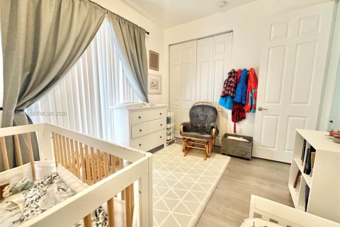 Adosado en alquiler en Miami, Florida, 2 dormitorios, 117.24 m2 № 2004289 - foto 11