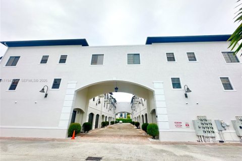 Adosado en alquiler en Miami, Florida, 2 dormitorios, 117.24 m2 № 2004289 - foto 19