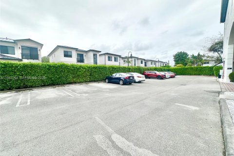 Adosado en alquiler en Miami, Florida, 2 dormitorios, 117.24 m2 № 2004289 - foto 21