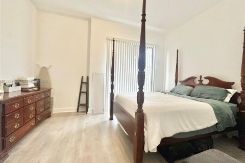 Adosado en alquiler en Miami, Florida, 2 dormitorios, 117.24 m2 № 2004289 - foto 13