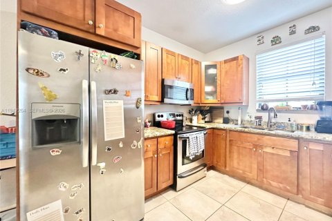 Adosado en alquiler en Miami, Florida, 2 dormitorios, 117.24 m2 № 2004289 - foto 5