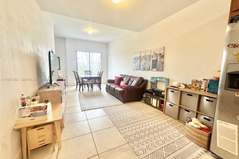 Adosado en alquiler en Miami, Florida, 2 dormitorios, 117.24 m2 № 2004289 - foto 7