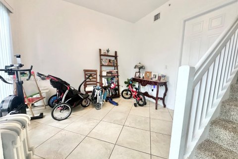 Adosado en alquiler en Miami, Florida, 2 dormitorios, 117.24 m2 № 2004289 - foto 3