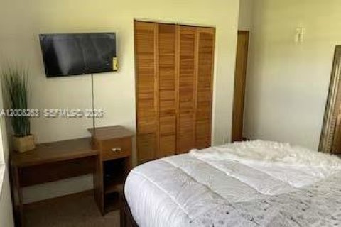 Immobilier commercial à louer à Homestead, Floride: 1 chambre, 273.69 m2 № 2170901 - photo 4