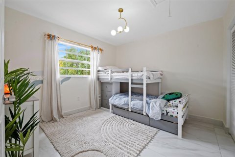 Villa ou maison à louer à Miami, Floride: 4 chambres, 186.18 m2 № 1996878 - photo 16