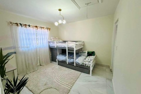 Villa ou maison à louer à Miami, Floride: 4 chambres, 186.18 m2 № 1996878 - photo 7