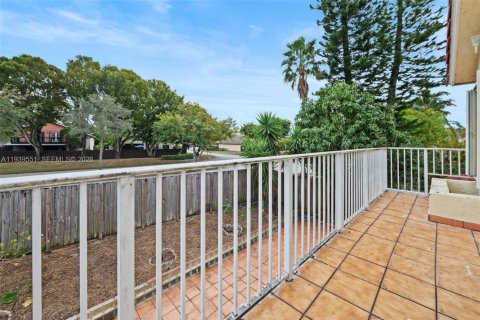 Villa ou maison à louer à Miami, Floride: 4 chambres, 186.18 m2 № 1996878 - photo 18