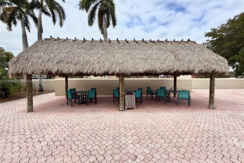 Villa ou maison à louer à Miami, Floride: 4 chambres, 186.18 m2 № 1996878 - photo 25