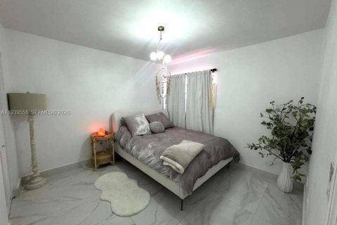 Villa ou maison à louer à Miami, Floride: 4 chambres, 186.18 m2 № 1996878 - photo 9