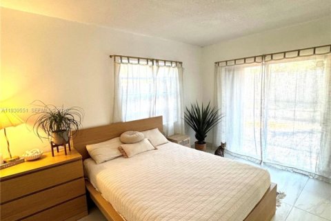 Villa ou maison à louer à Miami, Floride: 4 chambres, 186.18 m2 № 1996878 - photo 5