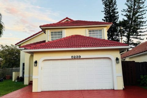 Villa ou maison à louer à Miami, Floride: 4 chambres, 186.18 m2 № 1996878 - photo 12