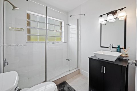 Villa ou maison à louer à Miami, Floride: 4 chambres, 186.18 m2 № 1996878 - photo 17