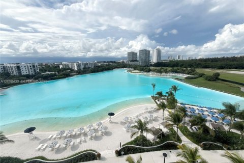 Condo in North Miami, Florida, 3 bedrooms  № 2399641 - photo 4
