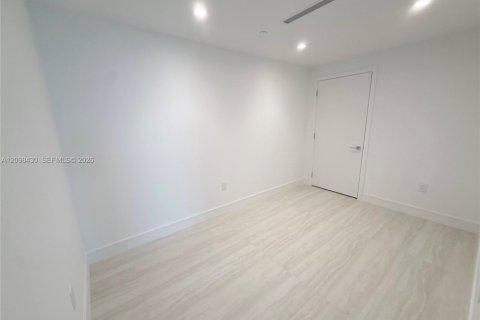 Condo in North Miami, Florida, 3 bedrooms  № 2399641 - photo 19