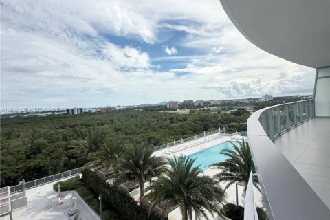 Condo in North Miami, Florida, 3 bedrooms  № 2399641 - photo 27