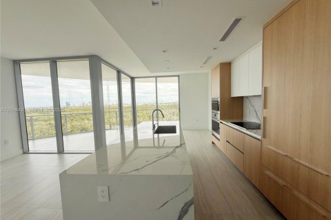Condo in North Miami, Florida, 3 bedrooms  № 2399641 - photo 6