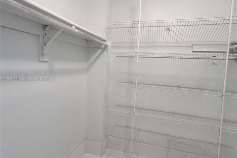 Condominio en venta en Miami, Florida, 3 dormitorios, 104.05 m2 № 1987776 - foto 26