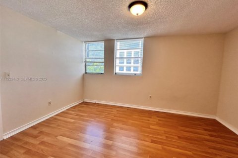 Condominio en venta en Miami, Florida, 3 dormitorios, 104.05 m2 № 1987776 - foto 7