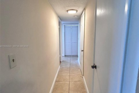 Condominio en venta en Miami, Florida, 3 dormitorios, 104.05 m2 № 1987776 - foto 23