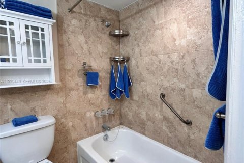 Condominio en venta en Miami, Florida, 3 dormitorios, 104.05 m2 № 1987776 - foto 18