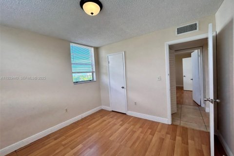 Condominio en venta en Miami, Florida, 3 dormitorios, 104.05 m2 № 1987776 - foto 30