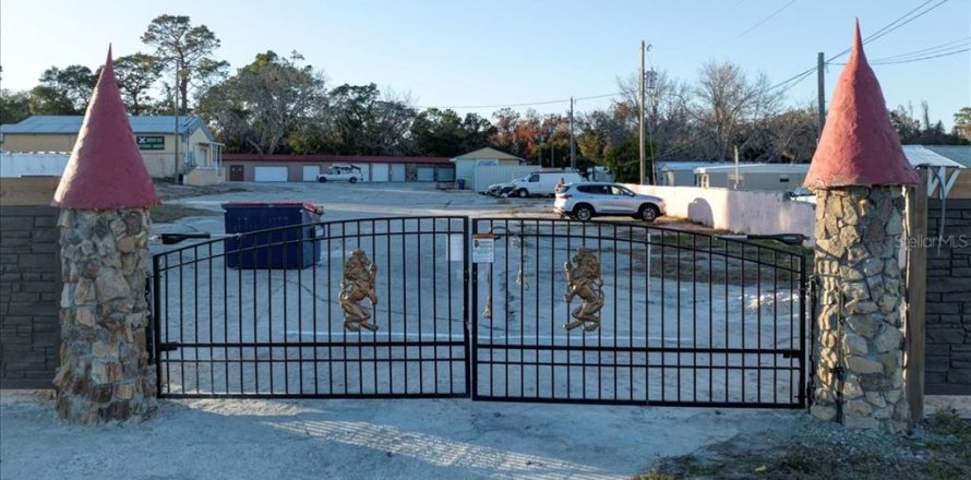 Propiedad comercial en Hudson, Florida № 1906483