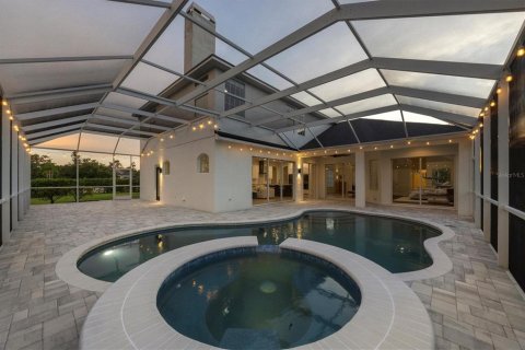 House in Bradenton, Florida 5 bedrooms, 334.91 sq.m. № 1826666 - photo 7