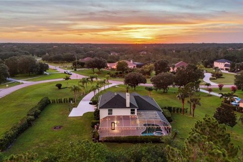 House in Bradenton, Florida 5 bedrooms, 334.91 sq.m. № 1826666 - photo 12