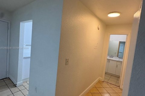 Copropriété à louer à Palmetto Bay, Floride: 1 chambre, 61.69 m2 № 2387856 - photo 12