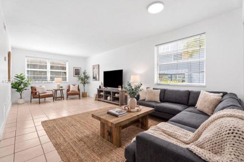 Copropriété à louer à Palmetto Bay, Floride: 1 chambre, 61.69 m2 № 2387856 - photo 9
