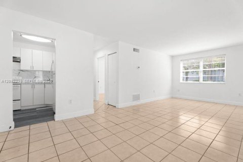Copropriété à louer à Palmetto Bay, Floride: 1 chambre, 61.69 m2 № 2387856 - photo 2