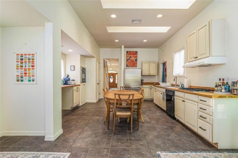 Propiedad comercial en alquiler en Gainesville, Florida, 189.8 m2 № 1893651 - foto 18