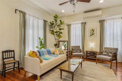Propiedad comercial en alquiler en Gainesville, Florida, 189.8 m2 № 1893651 - foto 12