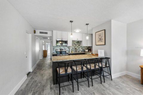 House in Holmes Beach, Florida 2 bedrooms, 109.62 sq.m. № 1812498 - photo 6