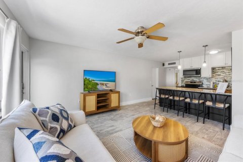 House in Holmes Beach, Florida 2 bedrooms, 109.62 sq.m. № 1812498 - photo 4